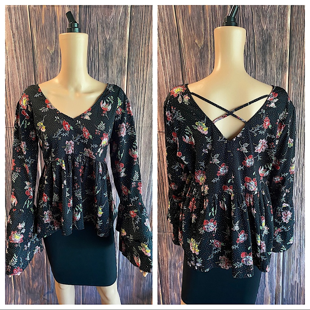 True Craft size large polka dot flowy floral summer blouse bell sleeve